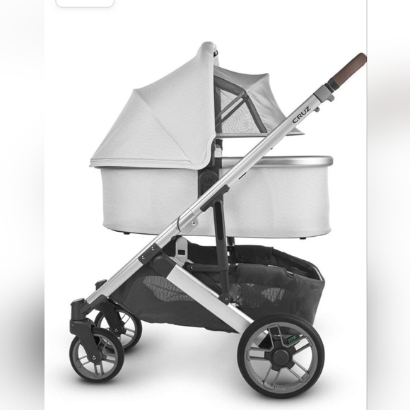 uppababy bassinet and stand - Picture 3 of 4